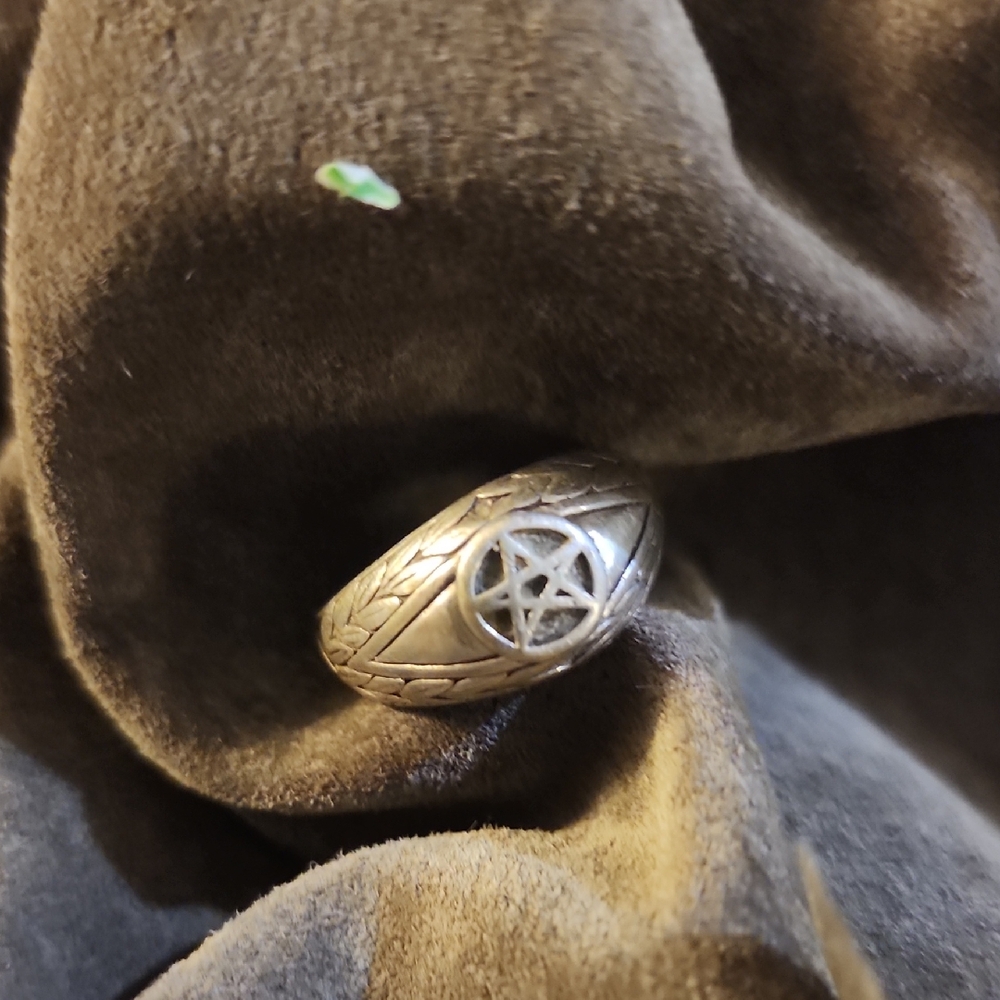 Stearling Silver Pentagram Ring - image 1
